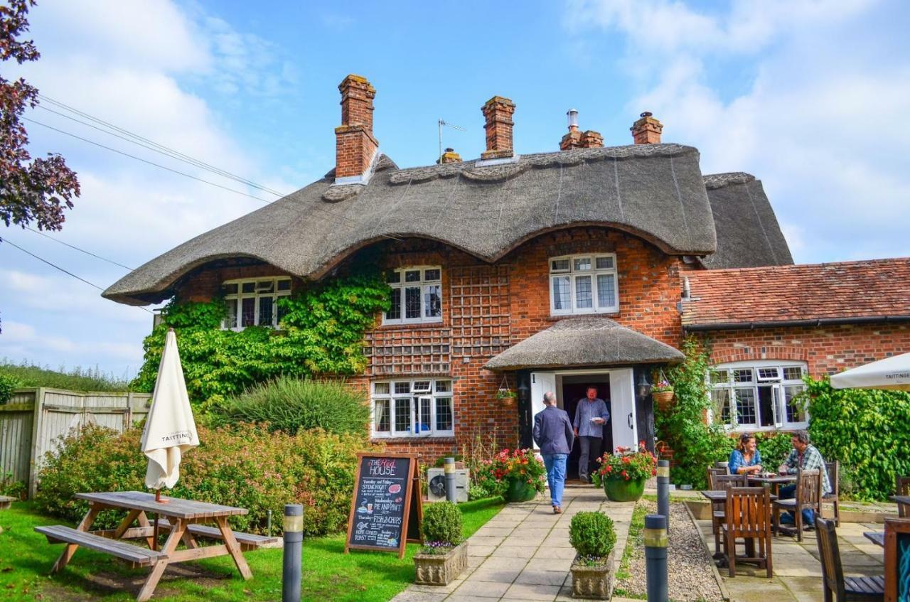 2 Bed 2 Bath At Jago Crt In Newbury - Free Allocated Parking エクステリア 写真